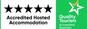 QTAB AccredHostAccomodation Horizontal Green+Yellow Rev 5star